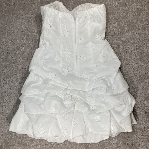 White Strapless All Over Eyelet Lace and Floral Short Dress  Size 3 - Picture 5 of 5